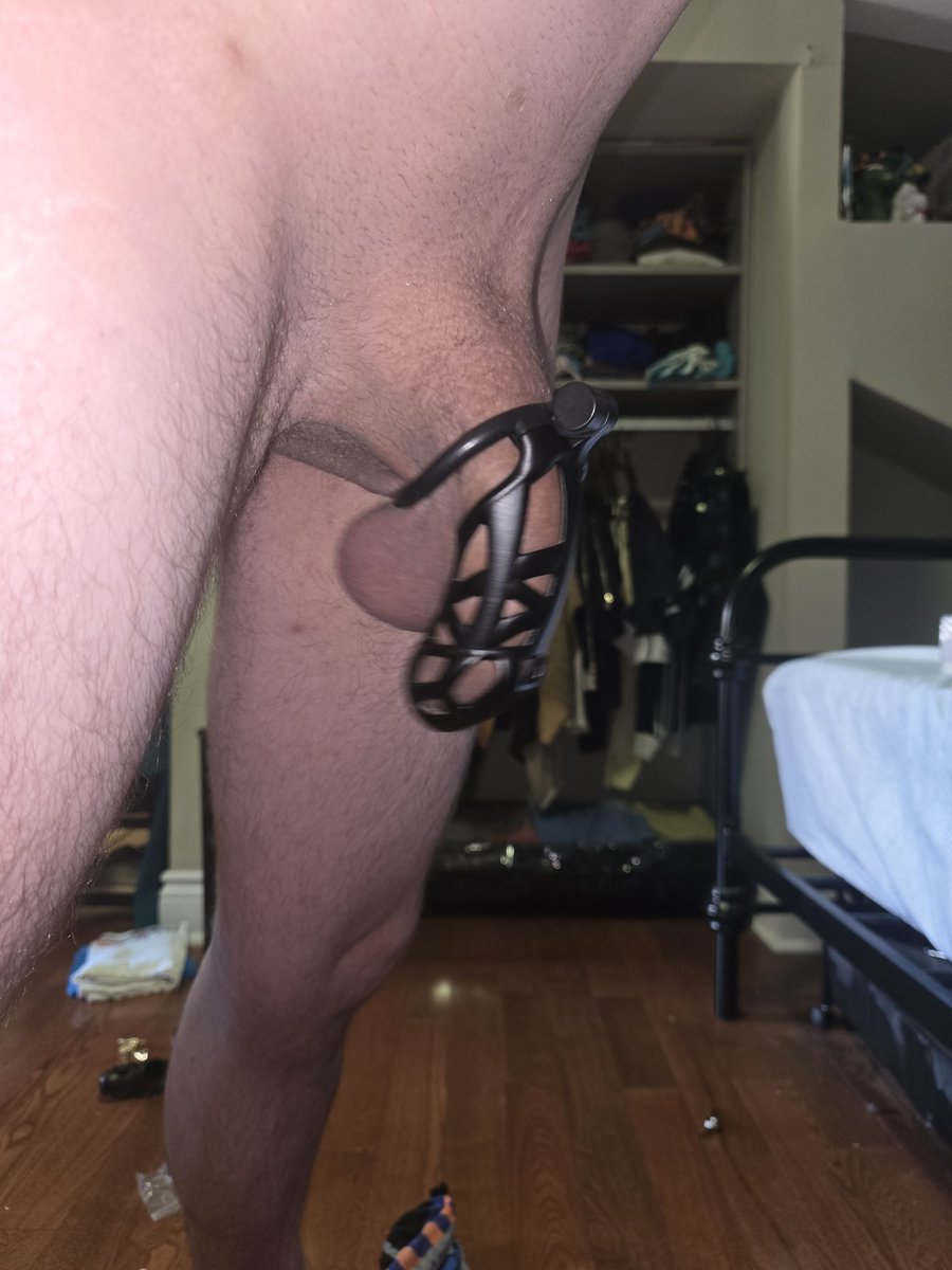 FgSlavetom tweet media