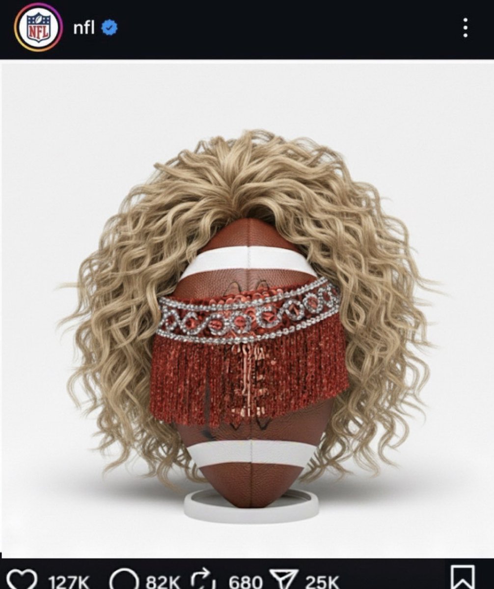 🚨Shakira has been announced as the halftime headliner for the 2026 Super Bowl.

She will make history again, but this time as a solo headliner!