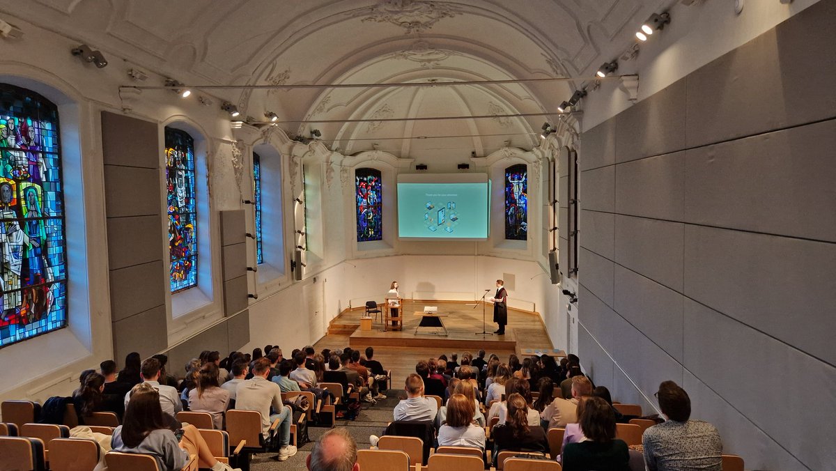 Vandaag doctoraatsverdediging Evelyne Van den Broucke in Iers College. Check of medication appropriateness, check of compounding appropriateness and center of medicines information in <a href="/UZLeuven/">UZ Leuven</a> - de ziekenhuisapotheker als expert van geneesmiddelentherpie en patiëntveiligheid.