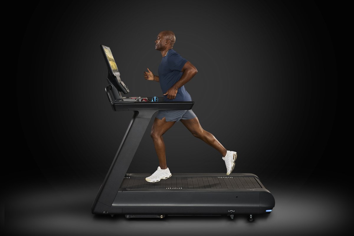 DFSGetEquipped's tweet image. Elevate your cardio experience with the Precor Breakaway Slat-Belt Treadmill. Engineered to handle the toughest commercial environments, this machine is your key to a powerful and reliable workout, every time.

Order yours today!

#getequippedwithdfs #precor #Breakawaytreadmill