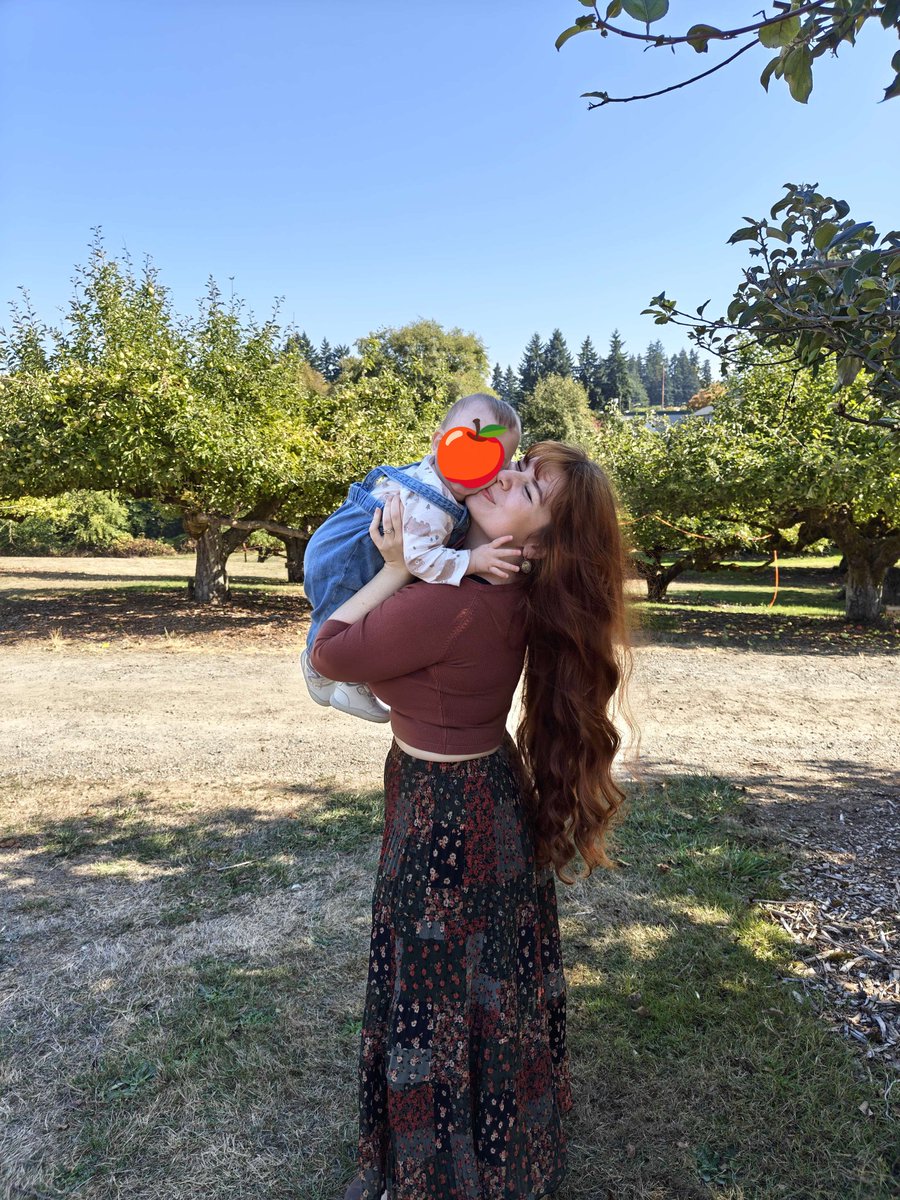 essie 🌼 tweet media