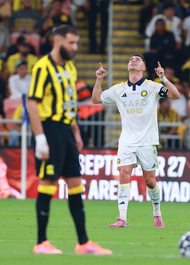 🚨🚨🚨🚨🚨🚨🎙️الأسطورة كريستيانو رونالدو:

هذا هو النصر ، هذا فرييييقي😨😨😨💛💛💛💛