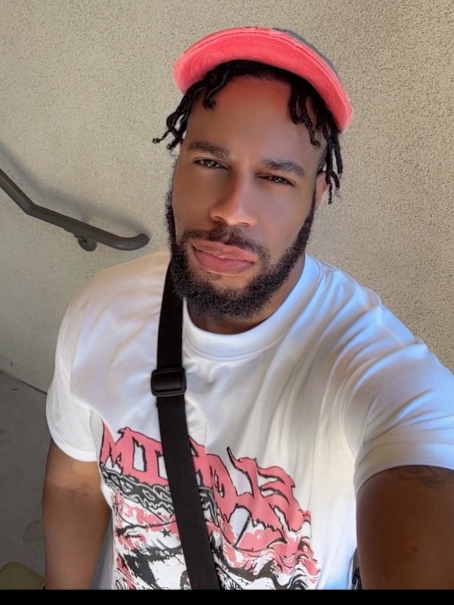TYTYDAVIS1's tweet image. Happy Fridayz ............... 🤞🏾