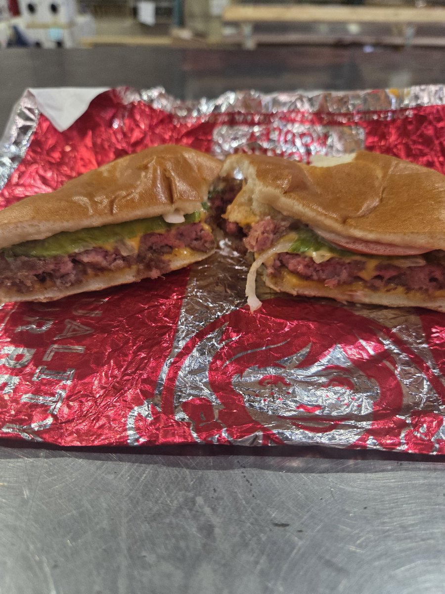 daneverson44's tweet photo. @WendysCanada 58ave SE Calgary. Called this Wendy's to tell them that the burgers we just picked up are raw/not cooked but we were told by someoneat that location, that just isn't possible and we were wrong. Thanks for the raw food and calling me a liar. Horible customer service https://t.co/vZgyUdDoo3