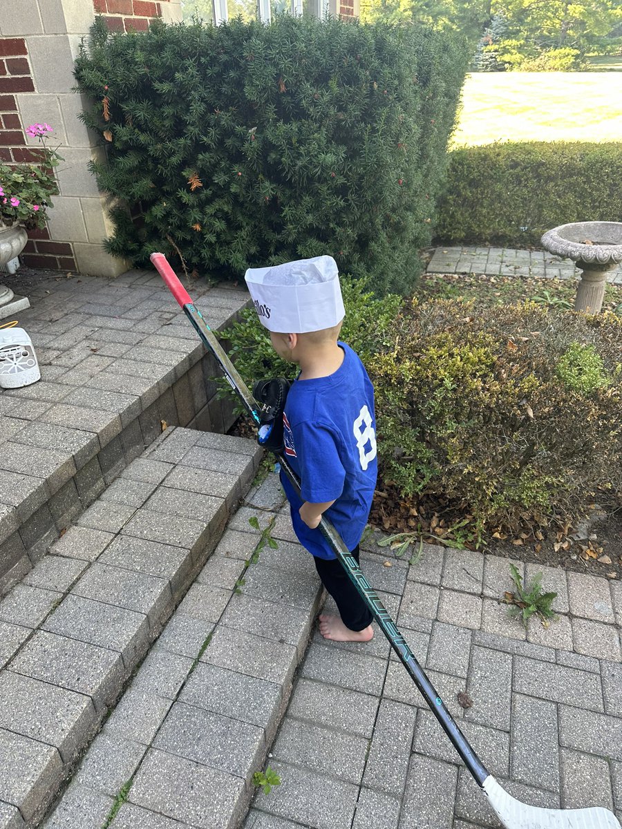 Caley Chelios tweet media