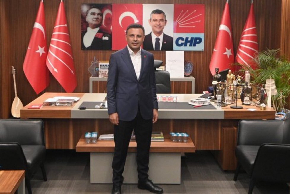 halkinbeledIye9's tweet photo. CHP İstanbul Olağanüstü İl Kongresi’nin ardından seçilen İl Başkanı Özgür Çelik ve yönetiminin mazbata almaması için yapılan başvuru Sarıyer 1. İlçe Seçim Kurulu tarafından 'kesin olarak' reddedildi. https://t.co/xuUsaIMfIz