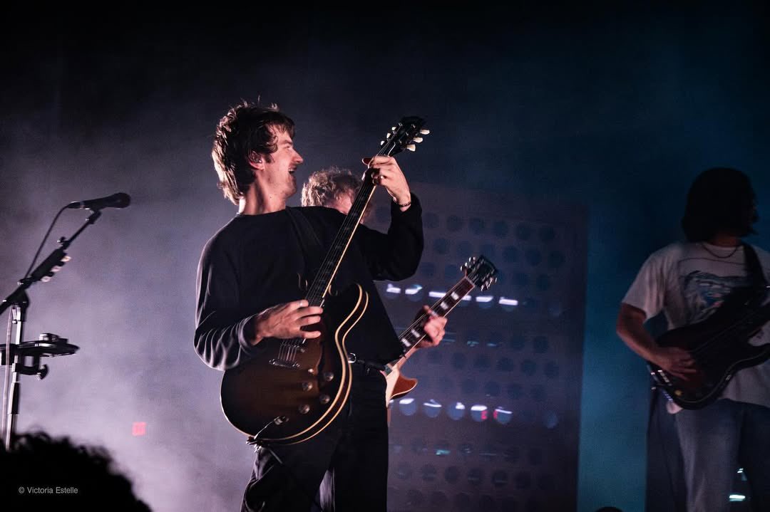 infojoebr's tweet image. ELE É TÃO LINDO! Novas fotos de Djo se apresentando no show de Rochester, Nova York (24/09)

via victoriasbeautifulmind no Instagram (@ethervic no Twitter/X)