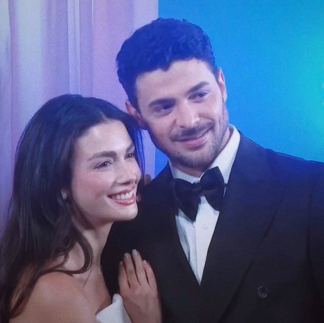 onların güzelliği paha biçilemez..🖤🪽

#GünZil • #ÖzgeYağız • #HalitÖzgürSarı • #GözleriKaradeniz