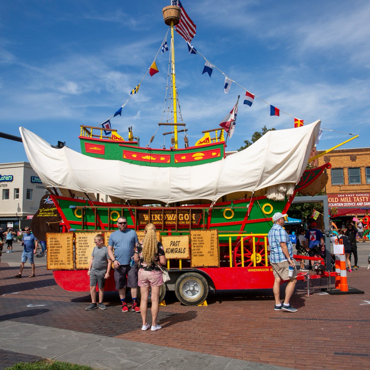 Tomorrow, the Wagonmasters Downtown Chili Cookoff returns to Naftzger Park and Douglas Avenue! 🌶️ 🌶️ 🌶️ 

Sample chili from more than 80 teams across fun categories, join the Pepper Eating Contest, or take a chance in the 50/50 raffle.

Tasting begins at noon—see you there!