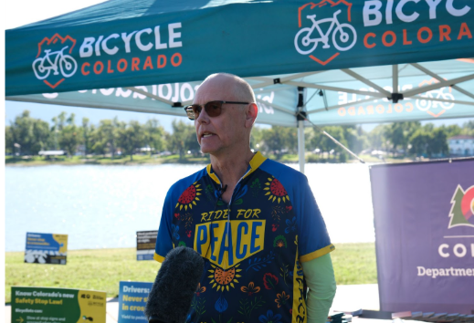 ColoradoDOT's tweet photo. #CDOT #News: Pedestrian deaths up 88% statewide since 2015. CDOT and @BicycleColo launched an awareness campaign in @CityofCOS ahead of Pedestrian Safety Month.
📰https://t.co/1UJ1iYjSZH
#ShiftintoSafe #BikeSafety #PedestrianSafety https://t.co/PbIK749D2K