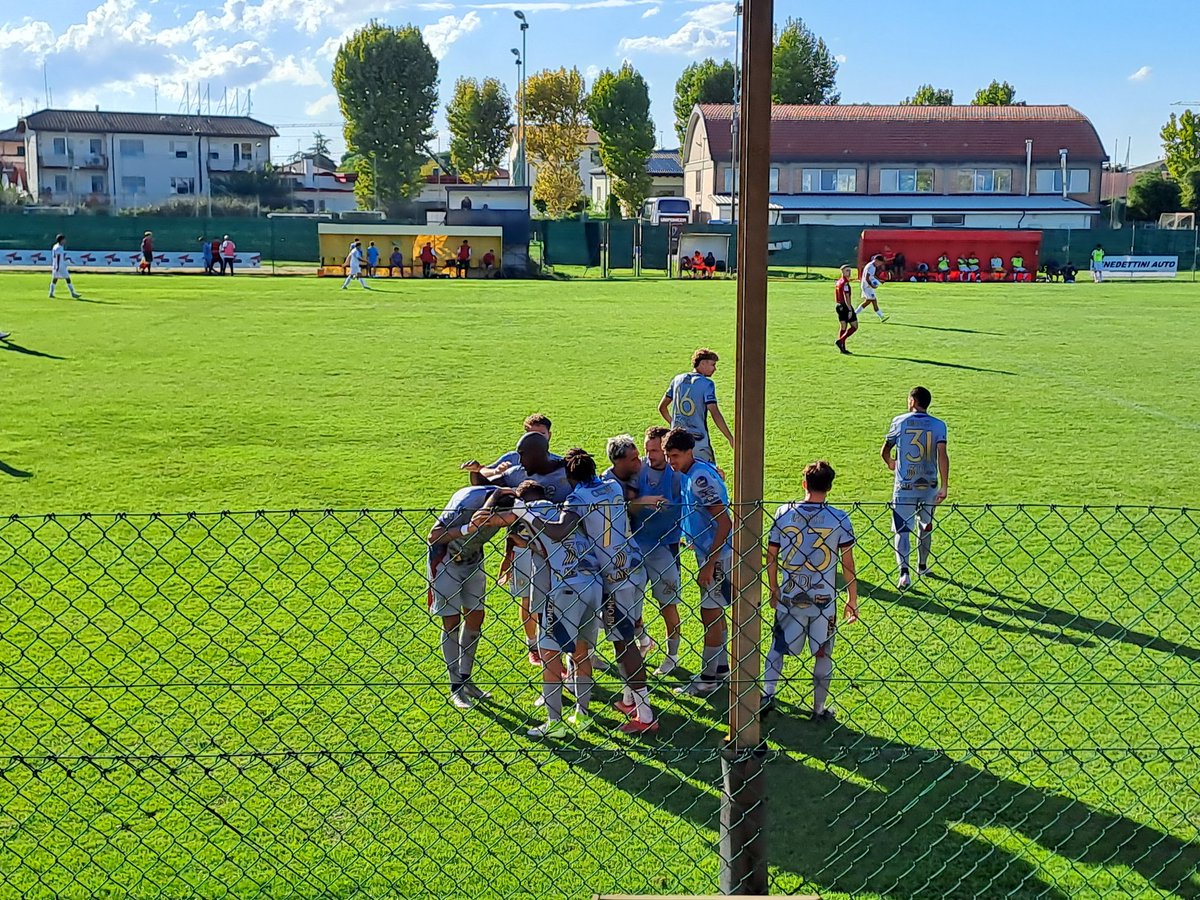 Sammaurese - UniPomezia
Serie D 🇮🇹

A couple of hundred local pensioners, parents and academy kids, zero away fans; and the authorities sent three  carabinieri to guarantee the public order.

Tuttocampo App is probably used more by criminals than groundhoppers.