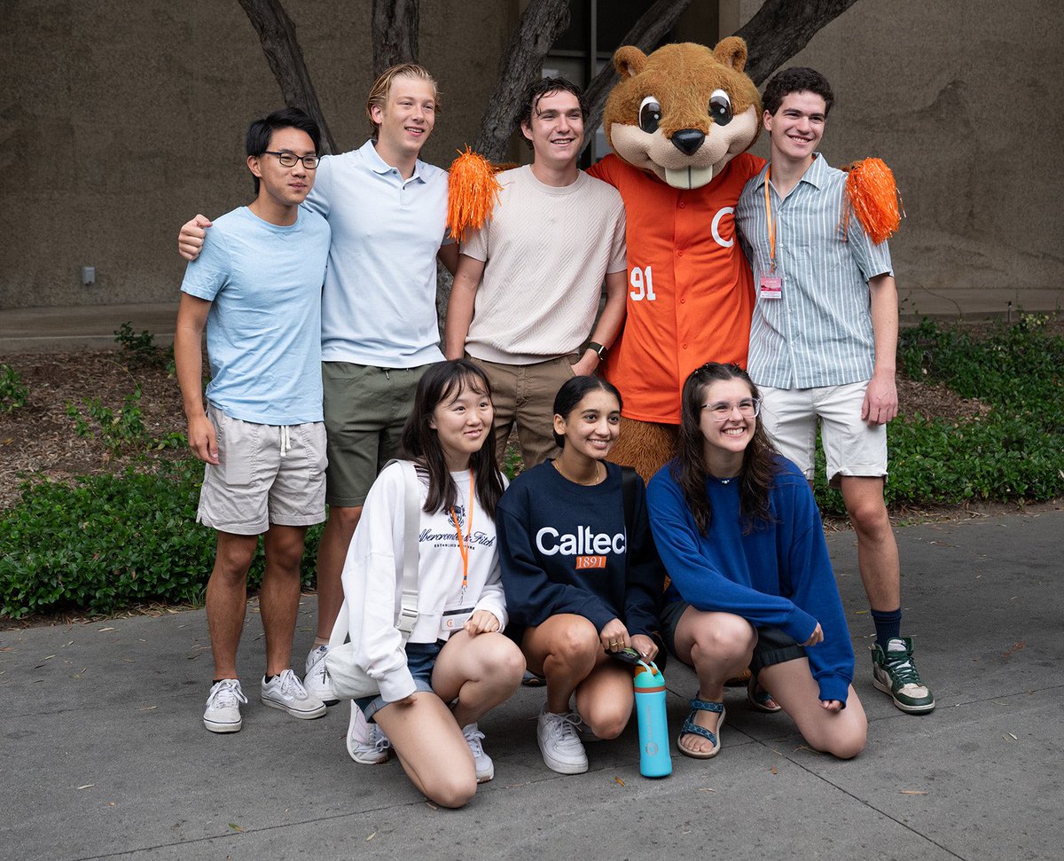 Caltech's tweet image. Welcome week has concluded with today’s convocation! Our Fall ‘25 Techers are well on their way to having a successful school year. 

Alum, what’s one piece of advice you wish you’d been given before your first term?

#Caltech #Fall2025 #FutureOfSTEM