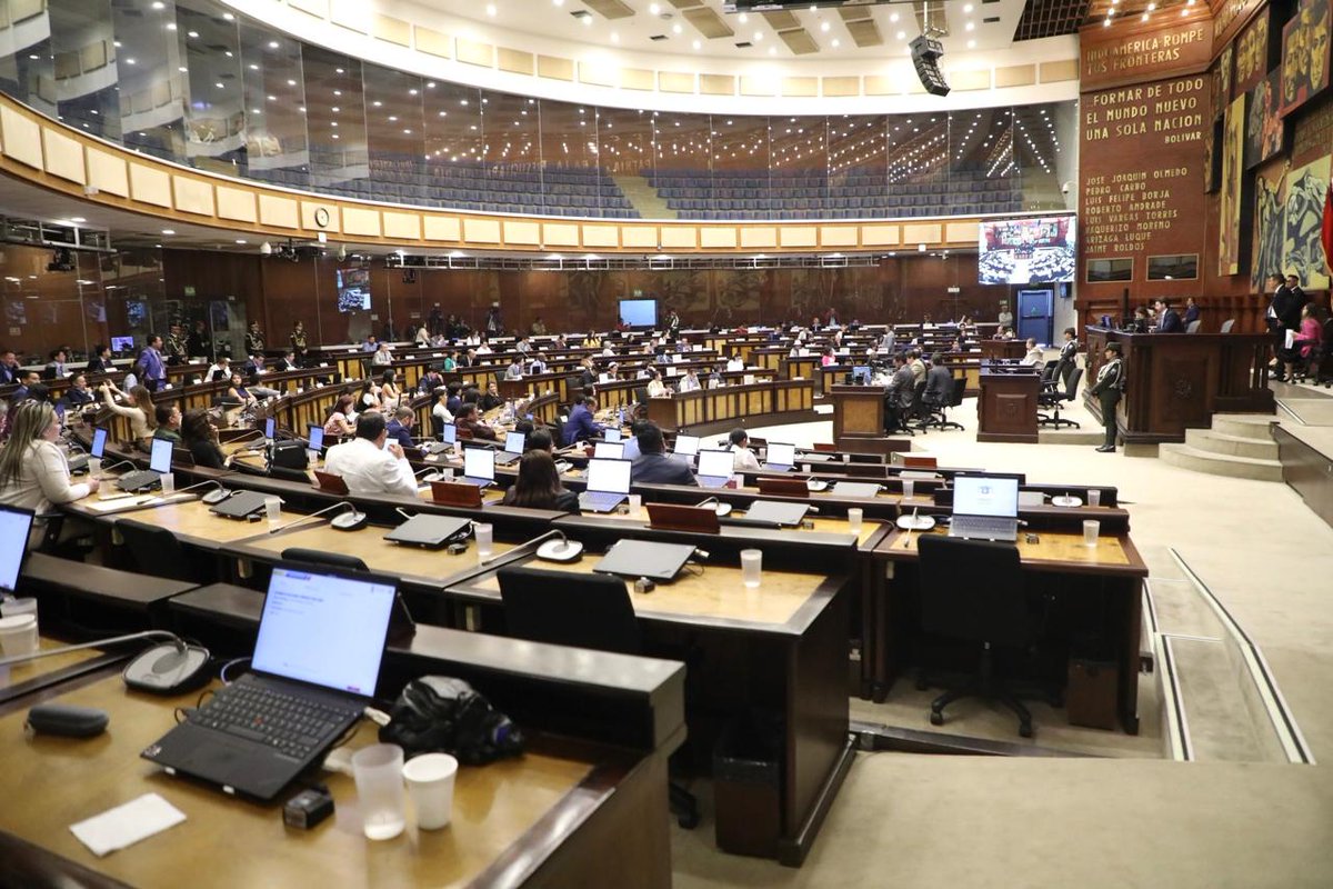 🔴 | #PosesiónCJ

En el salón Nela Martínez de la <a href="/AsambleaEcuador/">Asamblea Nacional</a>, se llevó a cabo la posesión de <a href="/fabianfabara/">Fabián Fabara Gallardo</a> como vocal del <a href="/CJudicaturaEc/">Consejo de la Judicatura</a>, en representación de la Función Legislativa.

✅ Con esta incorporación, el Pleno del Consejo de la Judicatura queda integrado en su