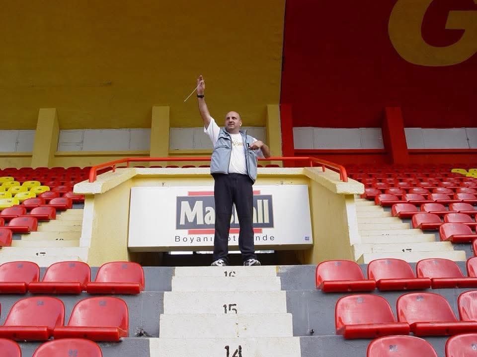 Zaman geçer, nesiller değişir. Ama senin adın tribünlerde sonsuza kadar yankılanır.

#GK