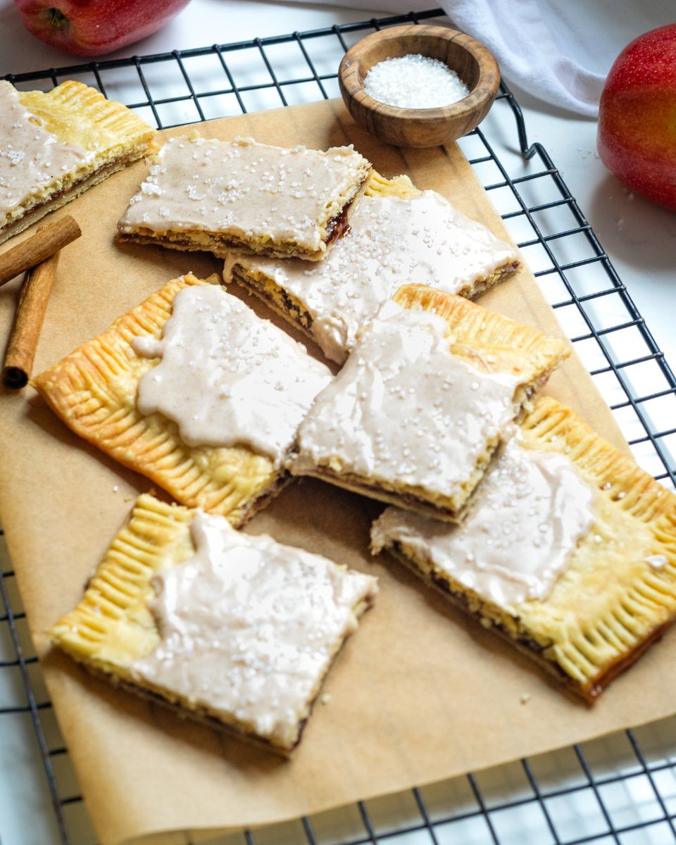 Michigan_Apples's tweet image. An apple a day? We say start today! 🍎 This #BetterBreakfastDay, bite into fresh, crisp Michigan Apples, anyway you like! Packed with flavor, fiber, and endlessly versatile, pack your favorite apples into breakfast bites, salads, or just topped with your favorite spread!