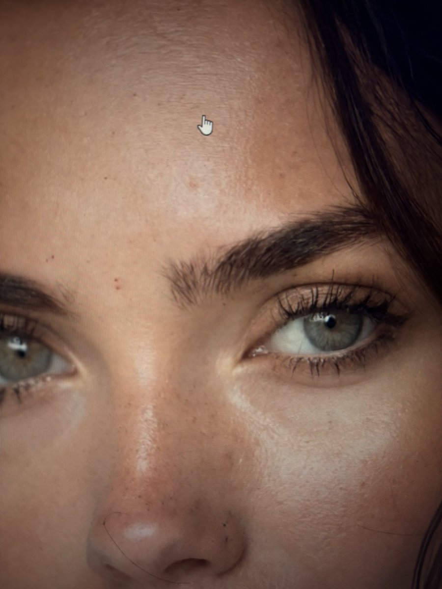 cravix_ai's tweet photo. Adding pixel perfect realism is still harder then most people think

-Most edits add skin details but at the cost of decrease the resolution

-And later when upscaling lose the details

- We are  obsessed with this and will be as to fill the gap between realism and AI images https://t.co/lzE779WZpU