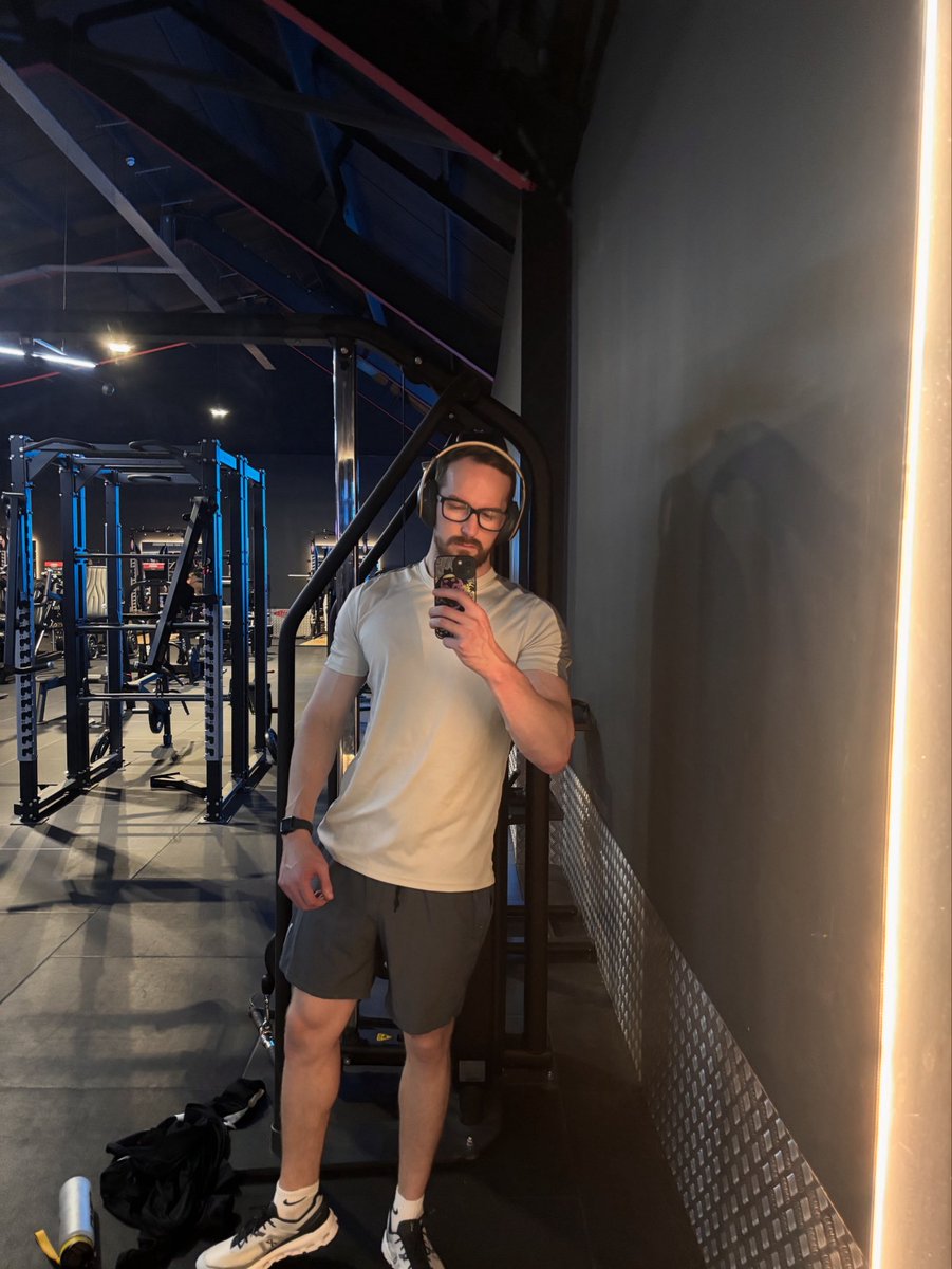 _michaelgibson8's tweet image. 16 month ago I started my gym journey for mental health and haven’t looked back! It’s gave me so much more clarity and self confidence!!
Can’t wait to see how I go from here!
@Younglaco @TrentwinOficial @Gymshark
#MentalHealth #gym #gymprogress #bodytransformation #gymlife