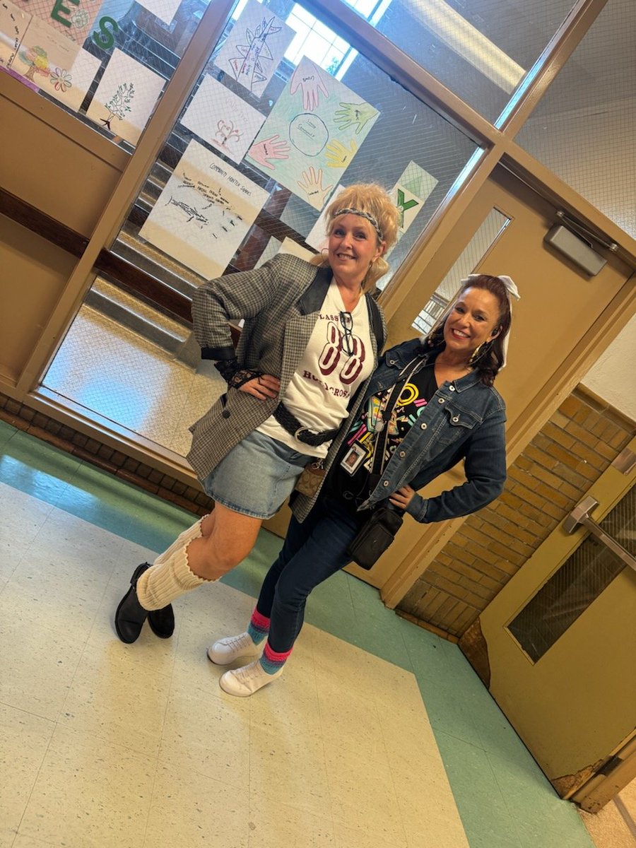 meyzeeklibrary's tweet image. Meyzeek teachers kicked off the last day before Fall Break in style... Underground Spirit Day... dress like the year you graduated high school. 🤣 1988 made an appearance! #WeAreJCPS #meyzeekreads #JCPSlibraries