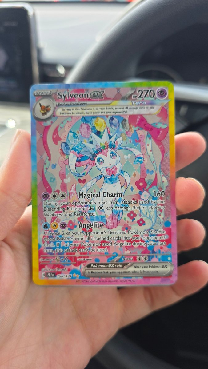 Very well taken not shaking photo

✅️ Sylveon 
✅️ Umbreon 

Both pulled. Need more.