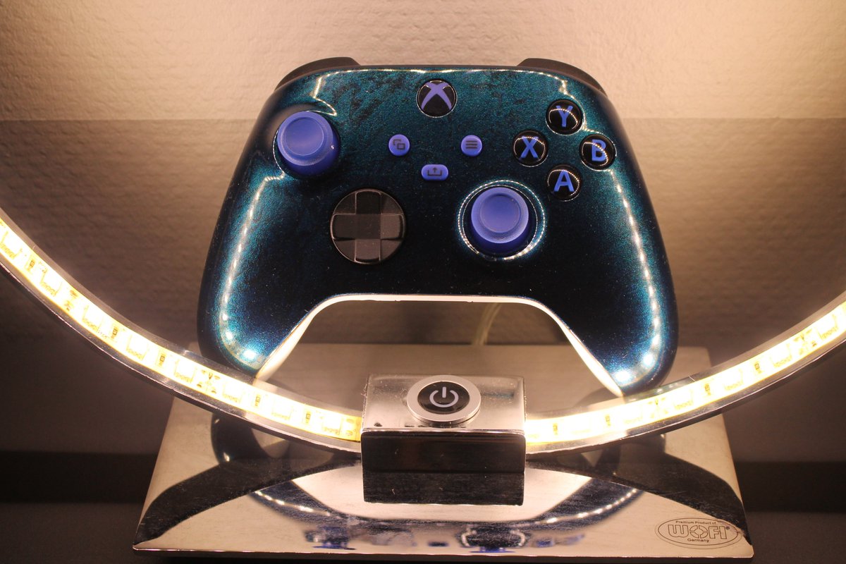 maviedegeek's tweet image. Il est lancé ...
Go quelques photos de nos manettes XBox ^^
suite en commentaire ! 

#Xbox #XboxController #Controller #XboxSeries #Xbox360 #starfield #ForzaHorizon #20thanniversary