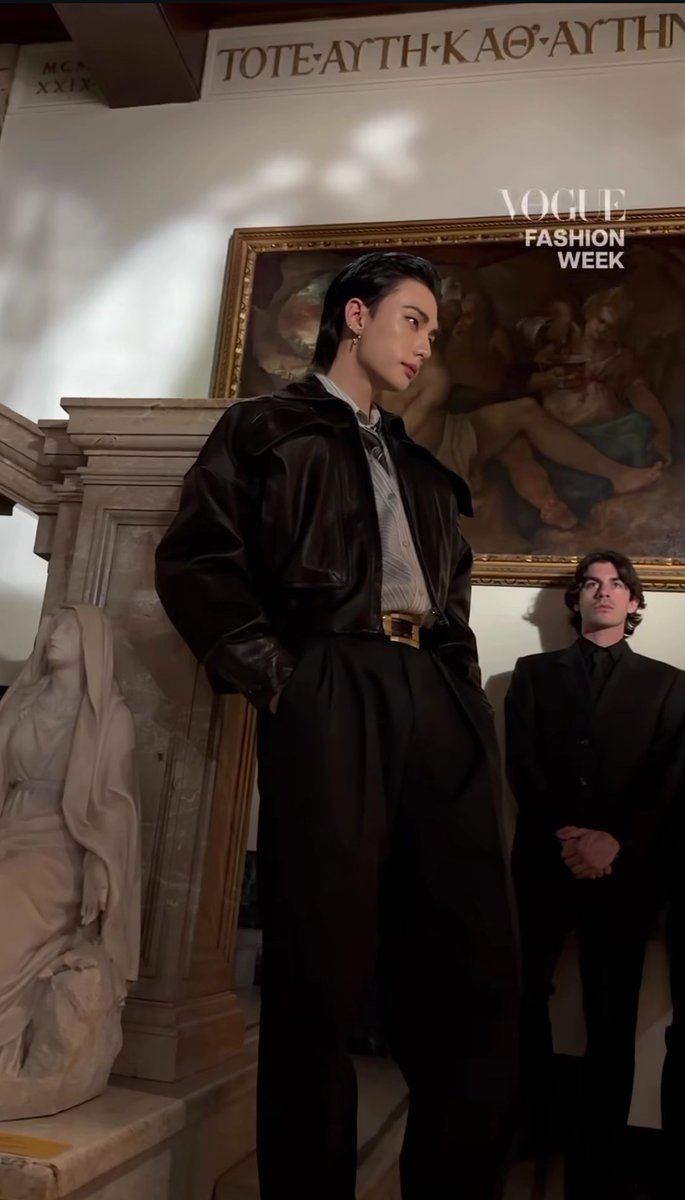 The most expensive face card

HYUNJIN REIGNS OVER MILAN 
HYUNJIN PRINCE OF VERSACE
#VersaceSS26_HYUNJIN