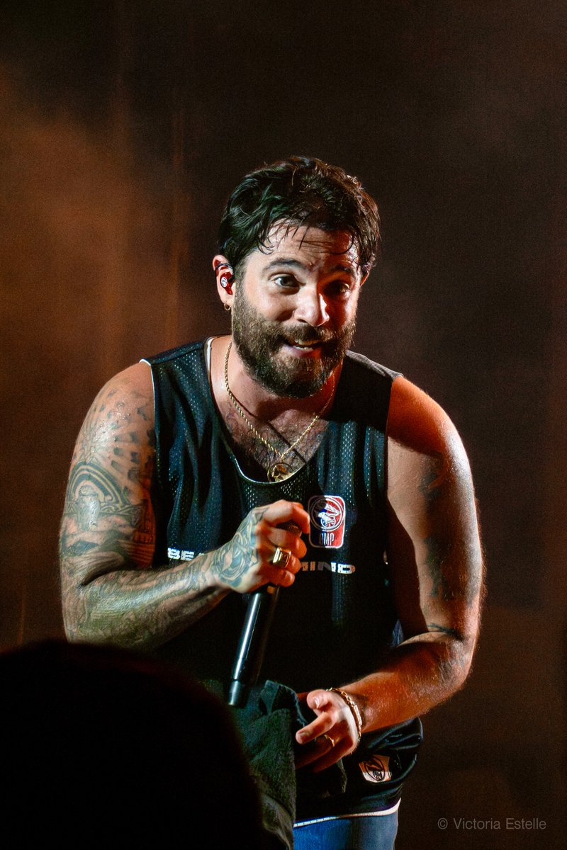 ethervic's tweet image. a few of my fav shots from my last two GA shows I’ve been to 

DJO and Jon Bellion my beloveds…