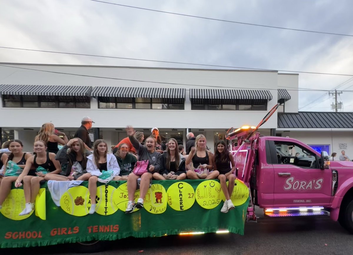 What an amazing week! Loveland finished 2nd in the ECC Tournament today and moved up to 2nd overall in the conference! Amazing Homecoming Parade! ⁦<a href="/LABTigers/">Loveland Athletic Boosters</a>⁩ ⁦<a href="/LHSTigerAD/">Jayson Bruce</a>⁩ ⁦<a href="/Loveland_AsstAD/">Shayne Lyons</a>⁩