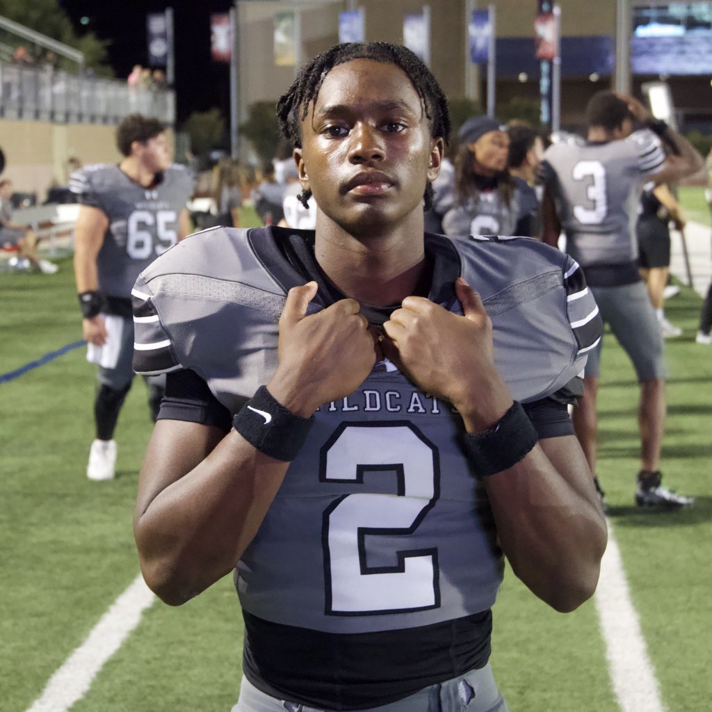 2027 QB <a href="/chaunc3y_2/">Chauncey Moon</a> makes this <a href="/Sotocats_FB/">Sotomayor Wildcat Football</a> offense go as a dual threat. The play is never over if it breaks down with him under center and he is a home run threat when moved off his square. #ATW #satxhsfb <a href="/STX7v7/">STX7v7</a>