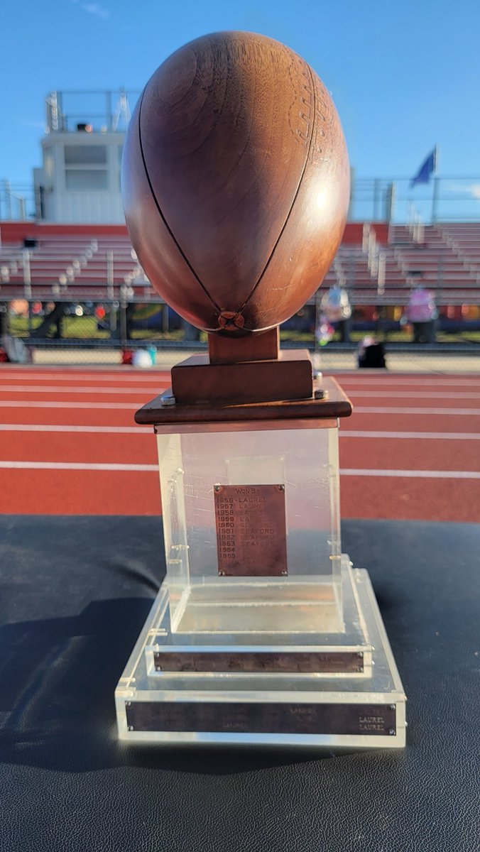 Possession of the Lions Club Trophy is on the line. Seaford- Laurel. Watch it live.
Play.302sports.com 
#delhs
