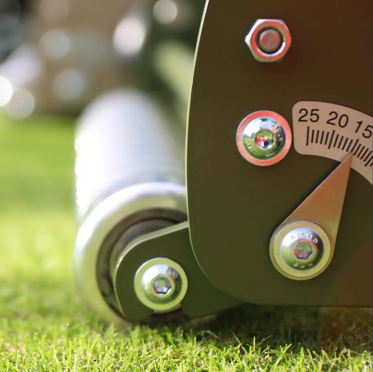 __el__toro__'s tweet image. So, who wants to produce a premium level, human powered, push reel mower in the US?

Made in Germany
$2.5k