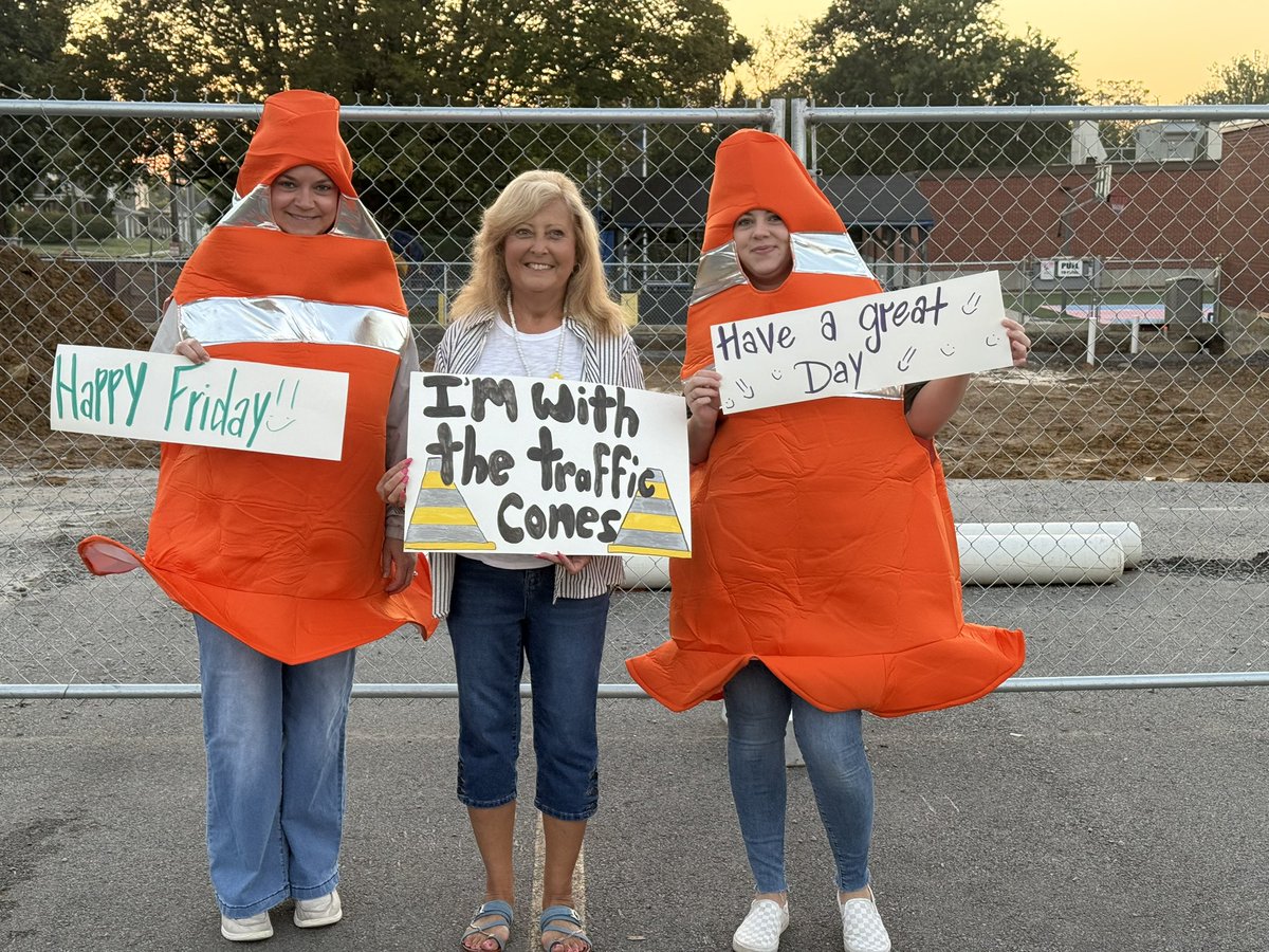 Parking lot warriors <a href="/EminenceSchools/">Eminence Schools</a> Friday #SAD