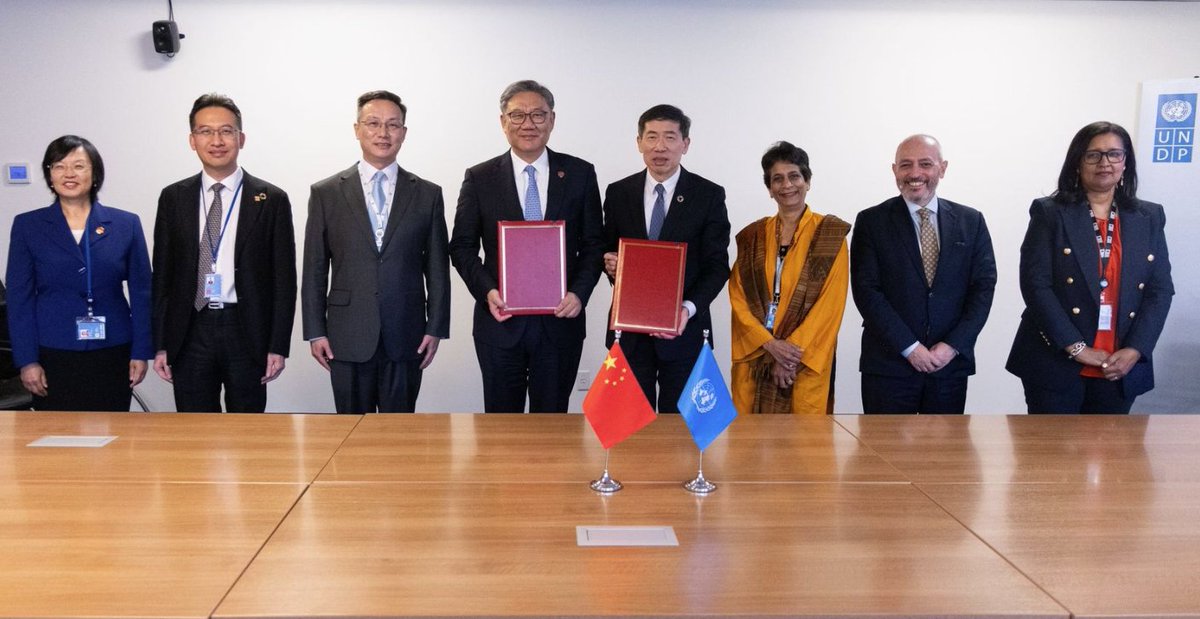 kanniwignaraja's tweet image. @UNDP dialogue with H.E Minister Wang
@MOFCOM_China on areas of collaboration that can further extend sustainable development results, locally and across developing countries. Working together to learn and extend support as countries move through their phases of development, has…