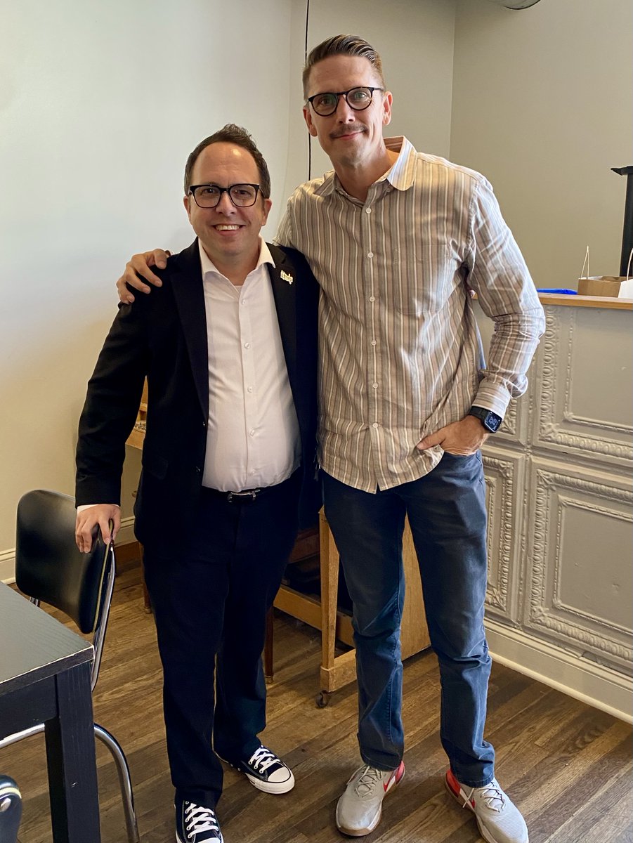 Got to meet one of my Omaha heroes today — the amazing Bill Sitzmann. 📸
From music to business to nature, his photography tells Omaha’s story. Now CEO of @OmahaMagazine, his passion &amp; vision inspire me.
Omaha is lucky to have him. 🙌 #Omaha #OmahaMagazine #Photography #Leader