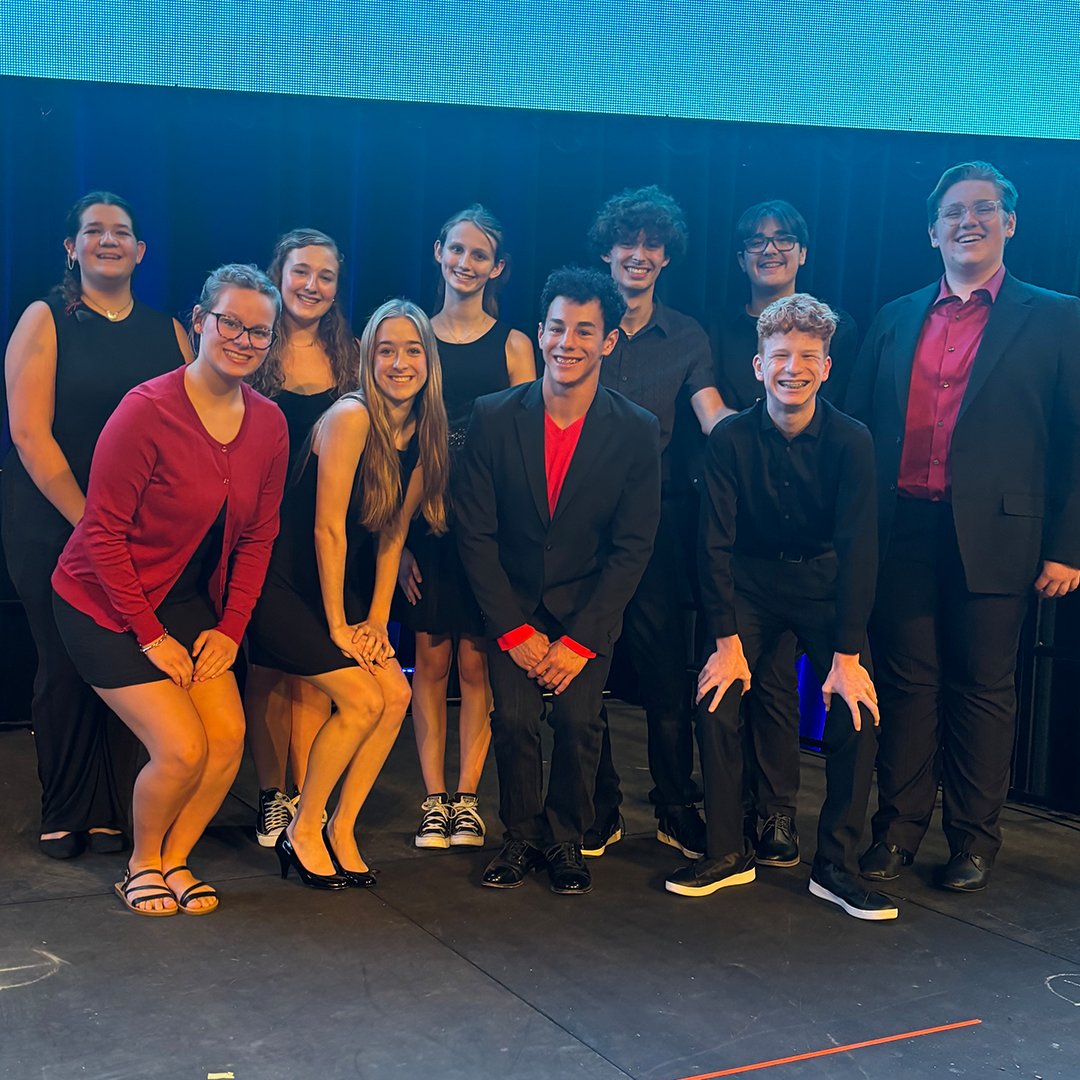 𝑰𝑨𝑺𝑨 𝑪𝒐𝒏𝒇𝒆𝒓𝒆𝒏𝒄𝒆 𝑶𝒑𝒆𝒏𝒊𝒏𝒈 𝑵𝒊𝒈𝒉𝒕

Titan Fusion Vocal Jazz expertly performed the National Anthem to open up the Illinois Association of School Administrators Conference this week.