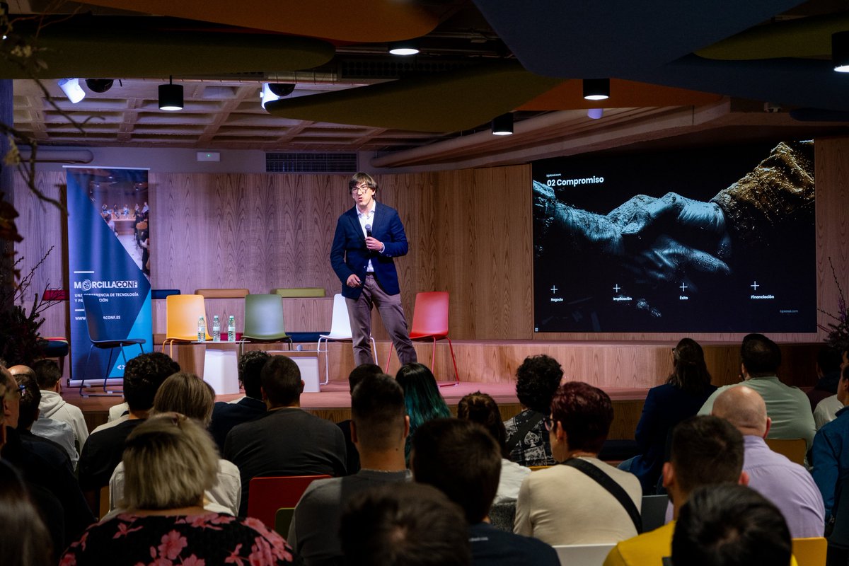 MorcillaConf's tweet image. 🤯 ¡Arrancamos el 10º aniversario a lo grande!
Aforo completo en la mesa redonda 'Tecnologías disruptivas en la industria 4.0', gracias a @Fundcajaburgos y @BjalandIT por hacerlo posible ⚙️
Mañana seguimos en la @ui1Universidad  con ponencias, talleres, música y networking.