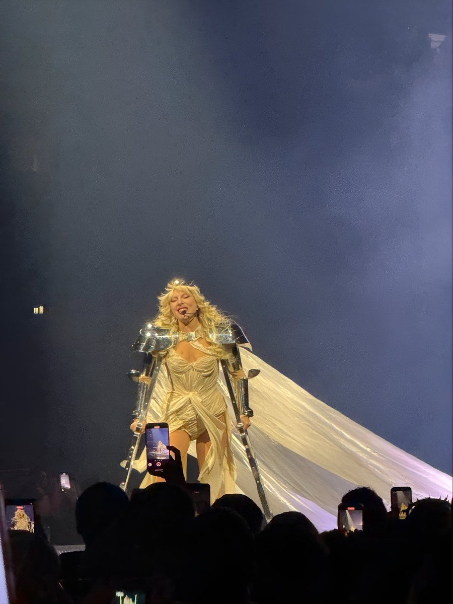 This night healed me 🖤 #ladygaga #mayhemball #chicago