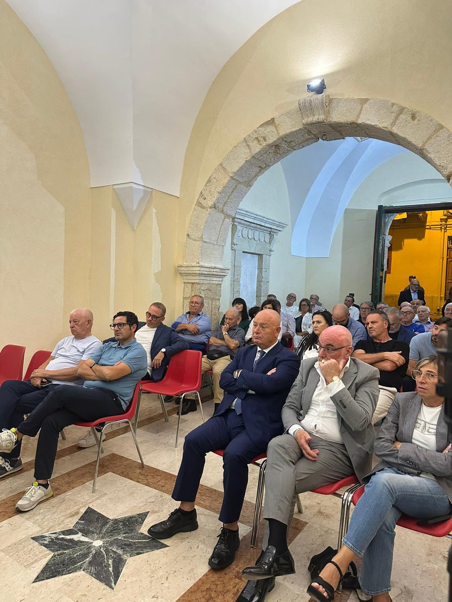 Miliziano_M's tweet photo. ✍️Il convegno tenutosi a Campobello di Licata presso il palazzo storico “Bella” ha rappresentato un’importante occasione di confronto, caratterizzata da un’ampia partecipazione e da numerosi interventi di rilievo. 

✔️I contributi dei relatori e del pubblico hanno stimolato riflessioni concrete, favorendo lo scambio di esperienze e l’emersione di spunti operativi utili per il futuro. Carlo Picone Michele Termini Paolo Grillo Caterina Moricca @conai