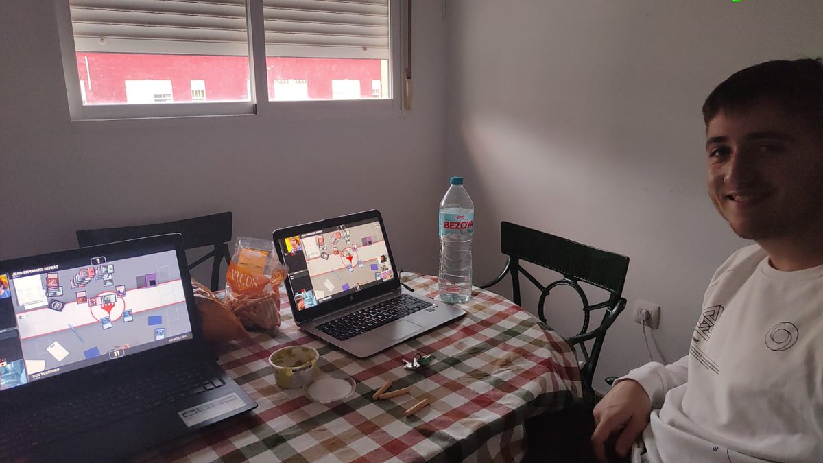 Larga jornada hoy, apoyando a nuestro compañero <a href="/marc_garrod/">Marc Gargallo</a> desde la distancia ❤️‍🔥❤️‍🔥
A las puertas de dia 2 a falta de dos rondas #PTEOE