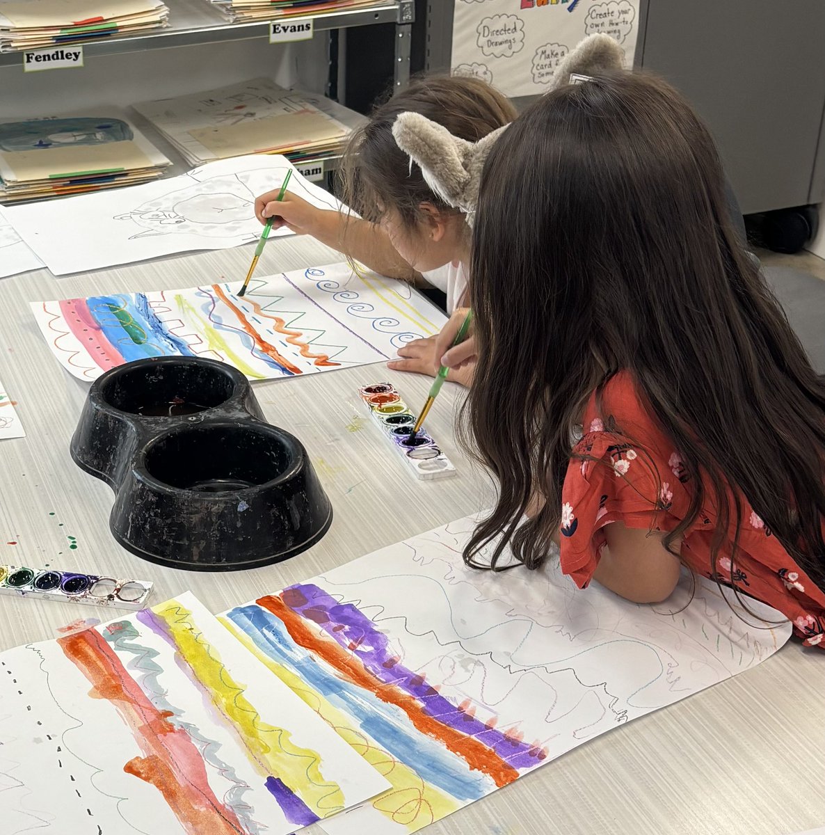 Mrs. Samberson and her amazing artists! tweet media