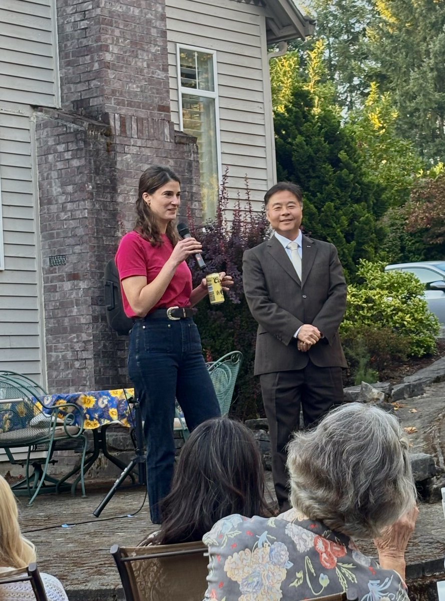 Honored to join Rep Marie Gluesenkamp Perez in Washington State earlier this week. Marie is a fantastic Representative and a Frontline Member. Retaining her seat is critical for flipping the House.

You can learn more about Marie and help her at this link: marieforcongress.com