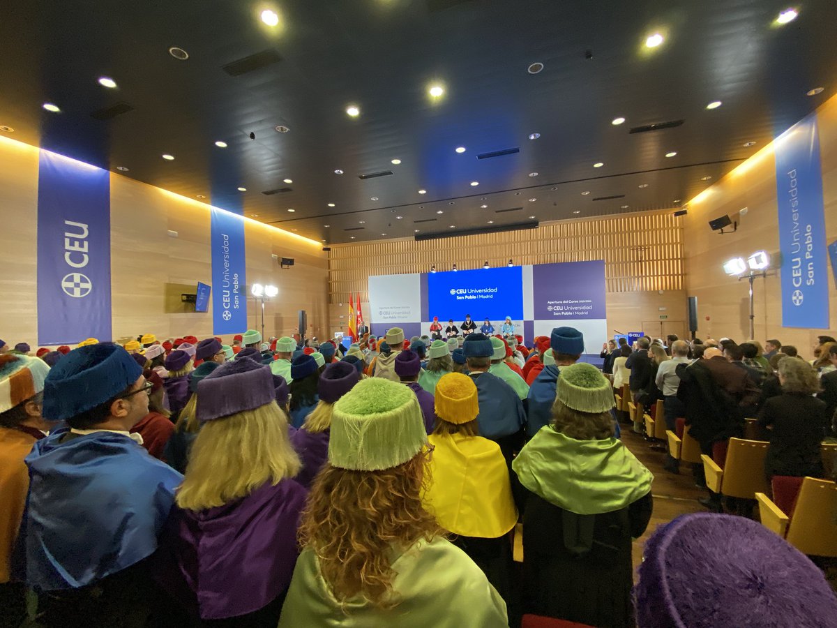 me_macia's tweet photo. Hoy hemos celebrado la inauguración del curso académico 2025-26 en la @USPCEU con una fantástica lección magistral de la Dra. María Saavedra Inaraja @USPCEUHumYCom Mucha suerte a todos!!! #talento #trabajo #valores #gracias #universidad #estudio #formacion https://t.co/AVrgTet3zM