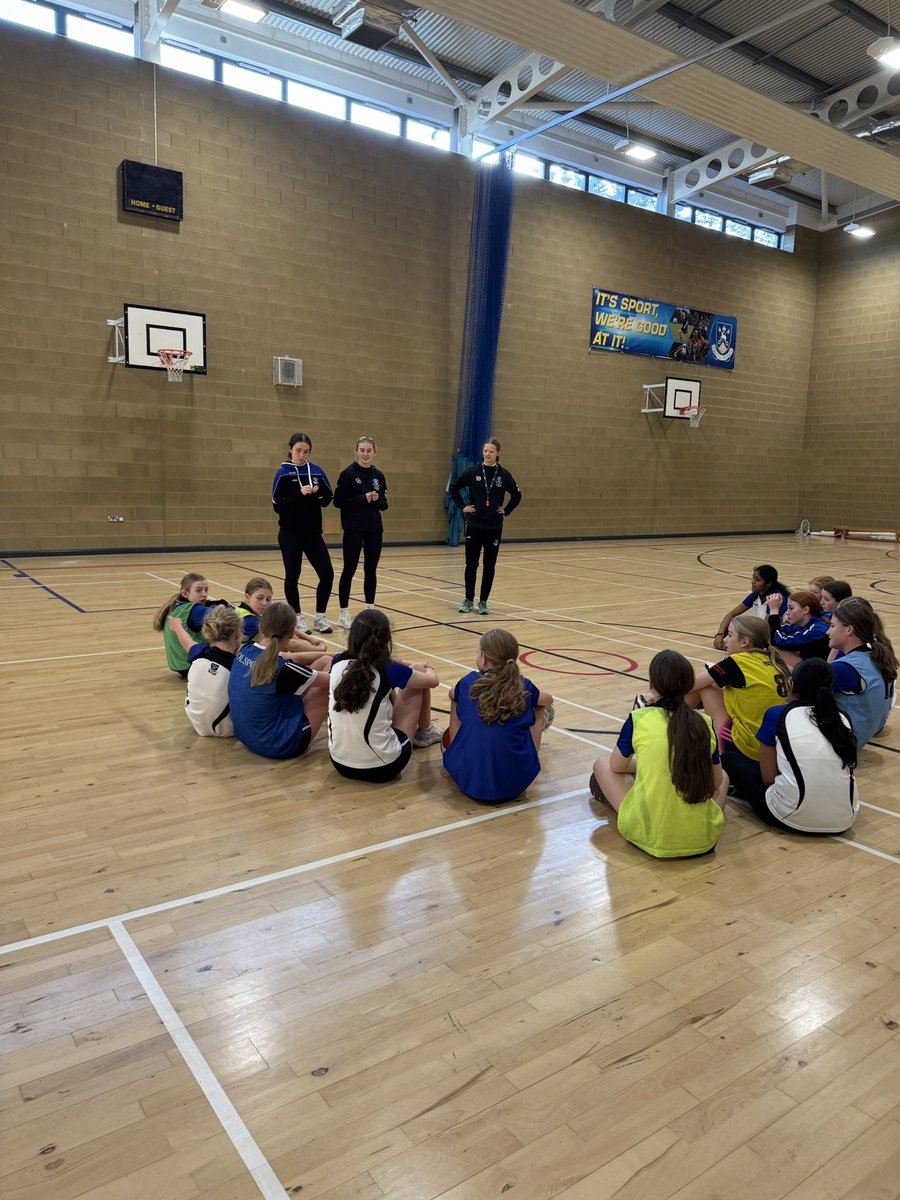 A huge thank you to our Year 13 students Helen, Cora and Hannah for helping out with Year 9 and 10 basketball this morning 👏 Great leadership and fantastic role models on display! 🏀💪
#teamknock