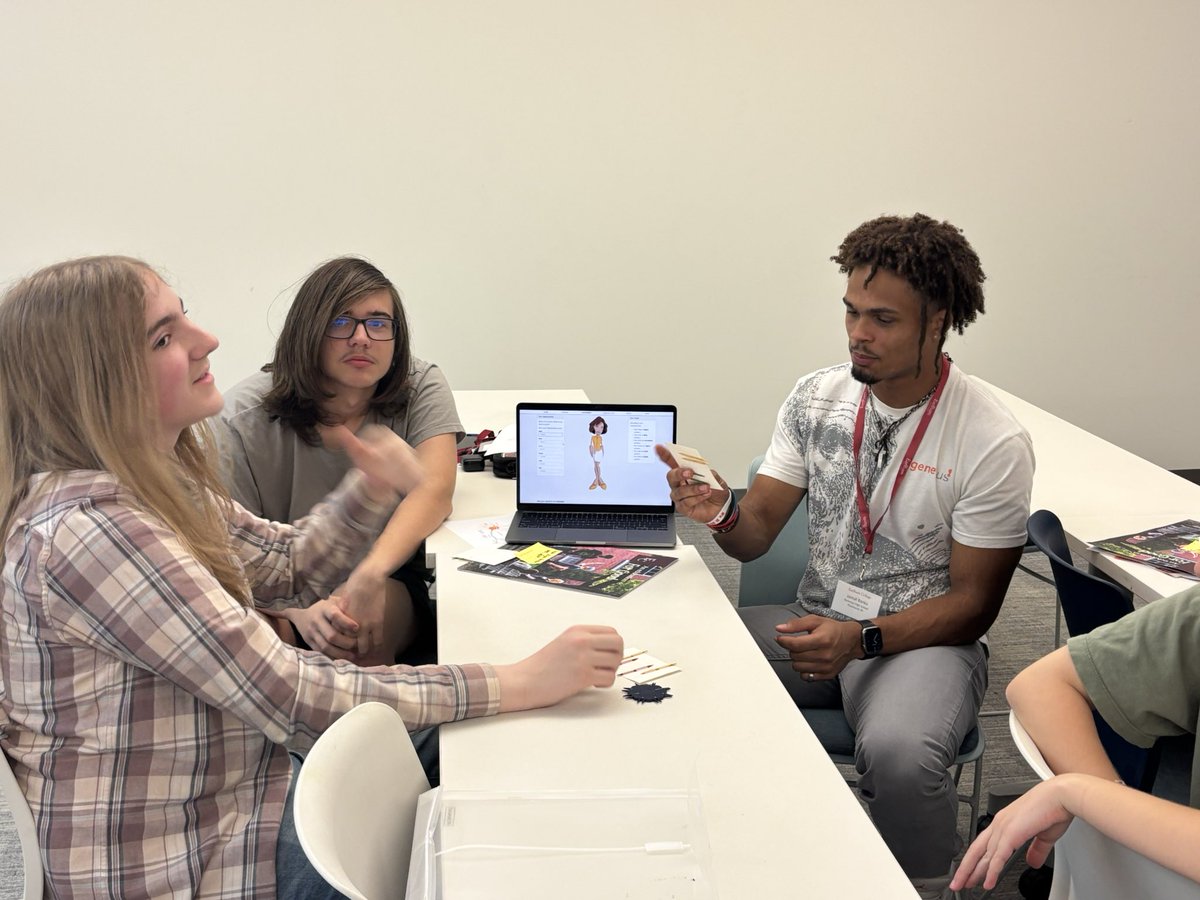 Mr_Hilbert's tweet image. Thank you to @earlham1847 The @LearnatRHS students had a great time and came away with a better understanding of the STEM fields and the possibilities that college can offer . @raewoolpy @wearrrichmond
