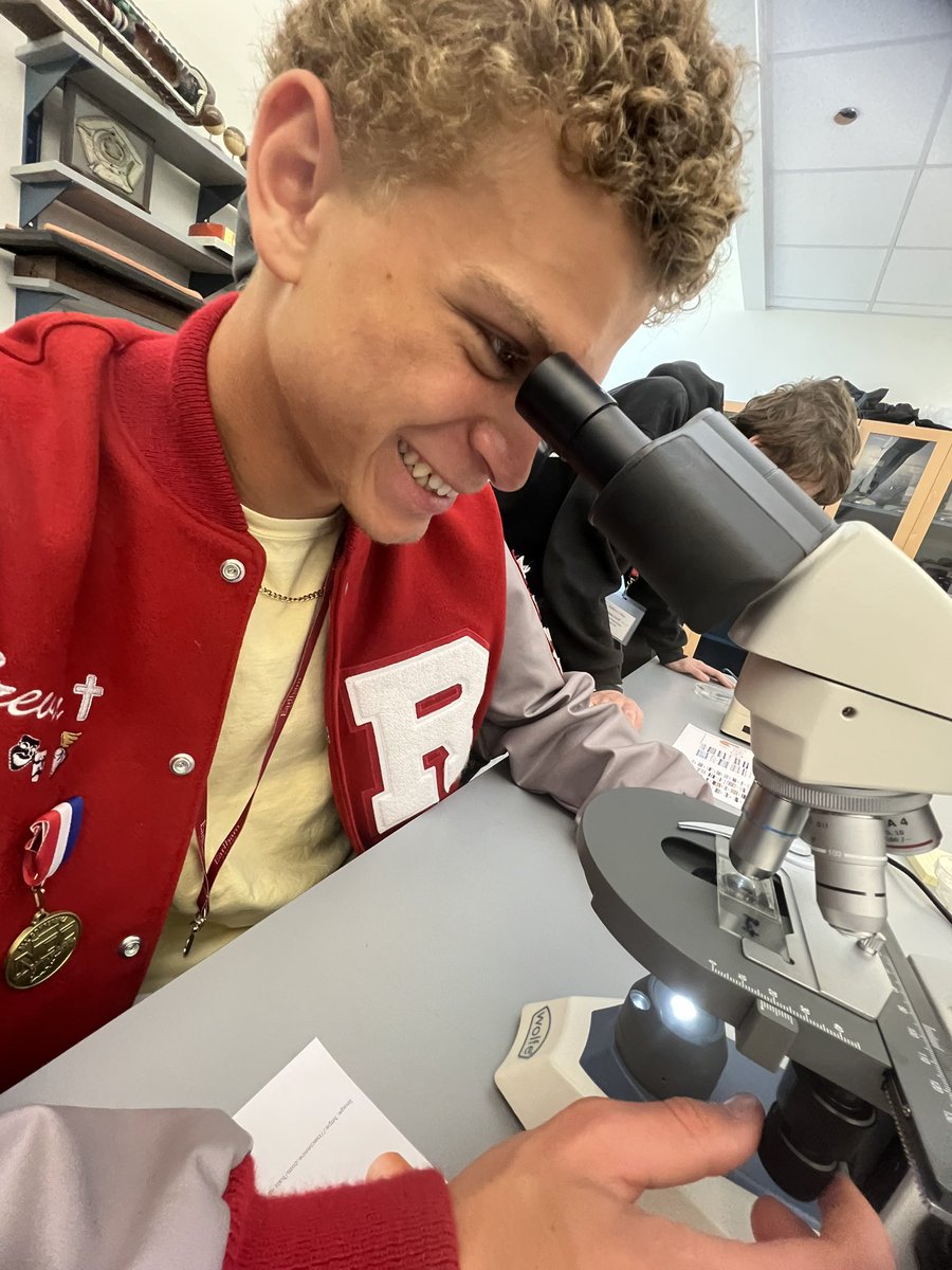 Mr_Hilbert's tweet image. Thank you to @earlham1847 The @LearnatRHS students had a great time and came away with a better understanding of the STEM fields and the possibilities that college can offer . @raewoolpy @wearrrichmond