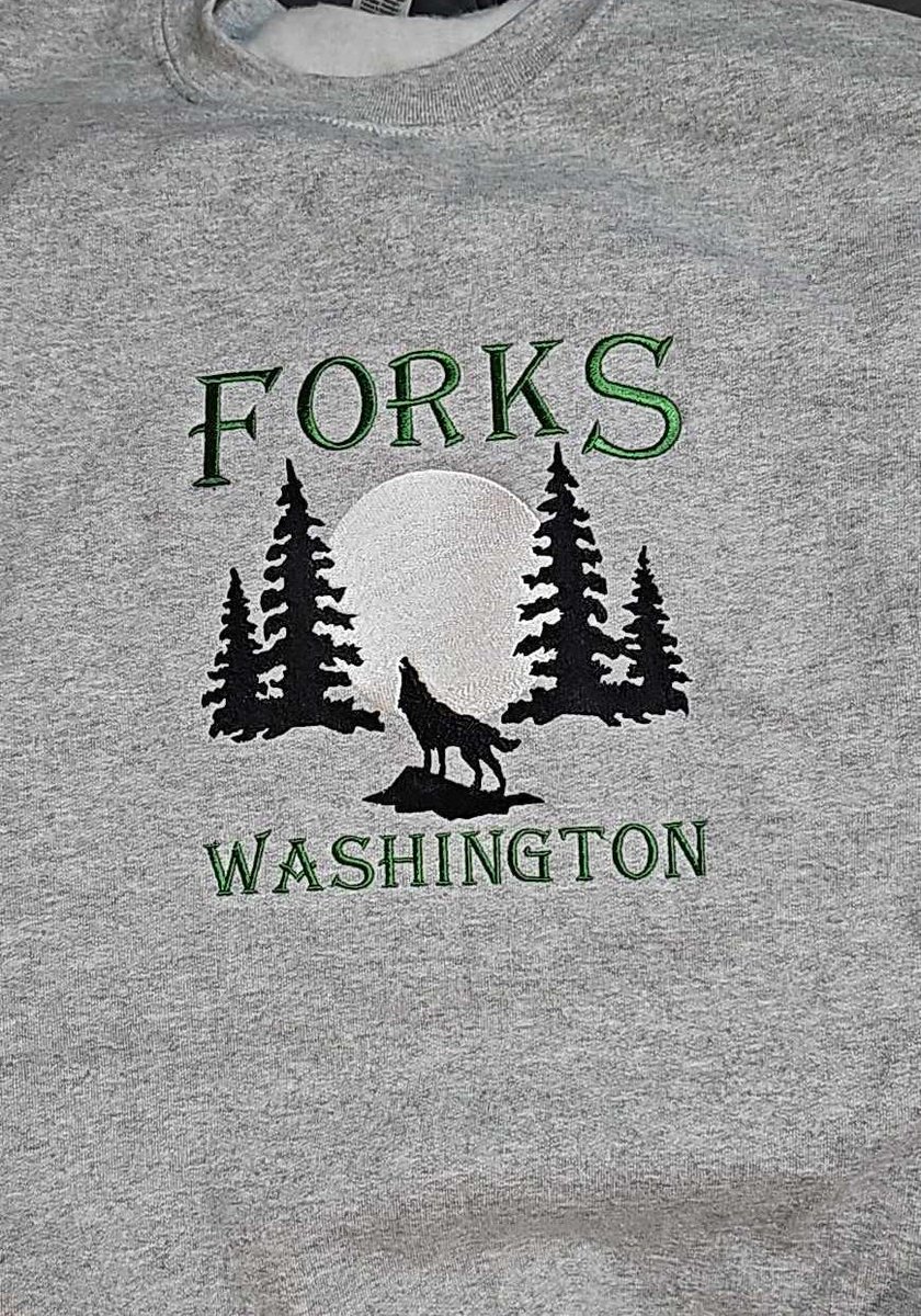 CalebMorga70's tweet photo. ✨ Threaded with precision, crafted with pride. ✨
This Forks, Washington embroidery brings the wilderness to life — where the howling wolf meets the towering pines. 🌲🐺
#EmbroideryArt #CraftedWithCare #ForksWashington #ThreadMagic #HandmadeStyle https://t.co/xIGJxdCf2v