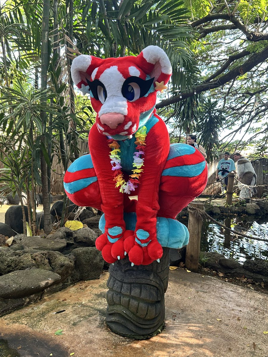 Happy #FursuitFriday !! 🐯