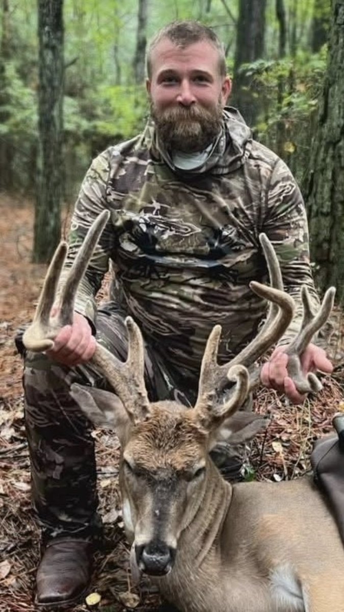 Check out this super unique buck taken by Matthew Lewis while hunting with his bow in Maryland. What a cool buck! 

📸Bucks Bears Stags

#FindYourAdventure #outdoors #hunting #deer #deerhunting #whitetails #maryland