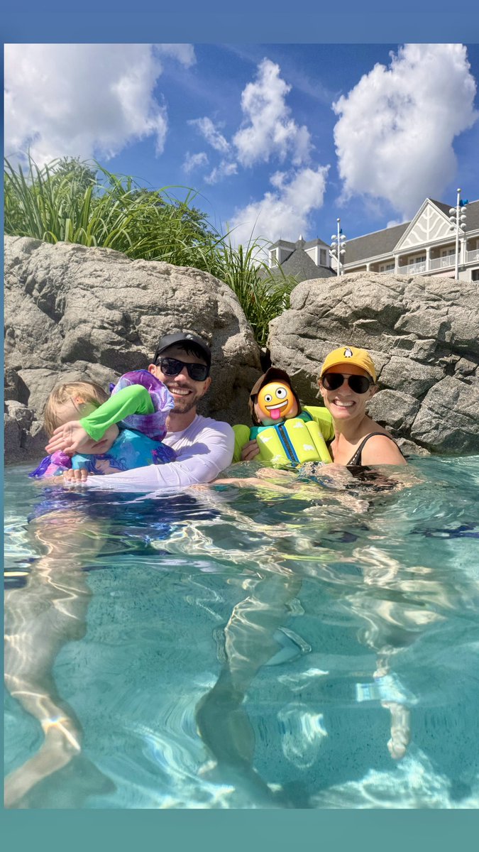 Katee Sackhoff tweet media