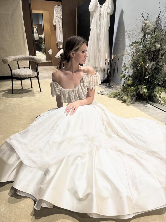 G1zgsDDXQAAgGSW?format=jpg&name=medium