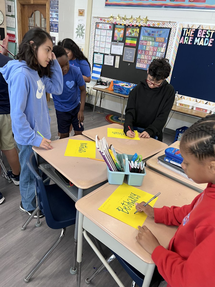 Miss Banks tweet media